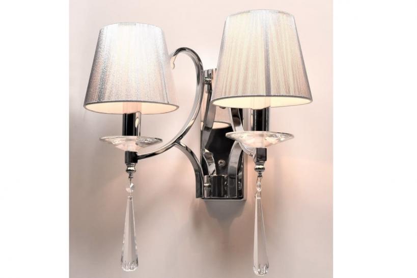 Applique lampada da parete da muro stile classico in metallo, tessuto e cristalo con due punti luce Wenisia W2 colore Argento Applique lampada da parete da muro stile classico in metallo, tessuto e cristalo con due punti luce Wenisia W2 colore Argento