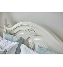 letto in legno intarsiato bianco stile provenzale