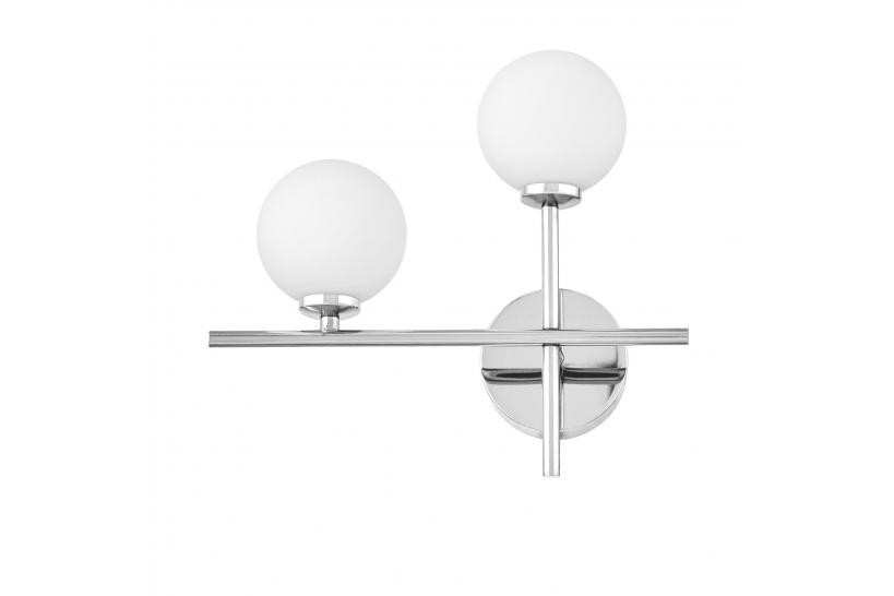 Applique lampada da parete moderno di design in metallo cromato con 2 luci a sfera in vetro bianco MARSIADA NEO