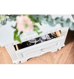 comodini provenzali bianchi in legno con cassetti