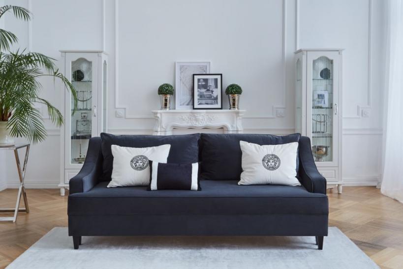 Divano letto grigio in velluto 3 posti con cuscini in stile shabby chic arrediorg