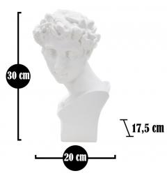 misure scultura a forma di giovane uomo