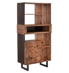 libreria dal design industriale e legno intagliato