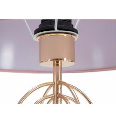 particolare attacco lampadina lampada da tavolo