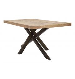tavolo da pranzo dal design industriale elegante