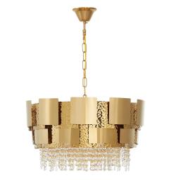 Lampadario con struttura in metallo oro e cristalli
