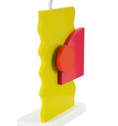 Lampada da tavolo in legno composta da figure che richiamano l'arte futurista