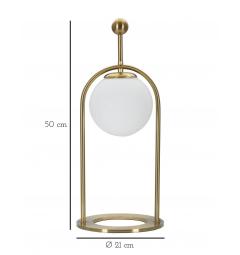 Lampada da tavolo in metallo dorato dalle linee semplici con elegante sfera paralume in vetro bianco