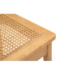 Sedia in legno con il design dello schienale che richiama il Giappone