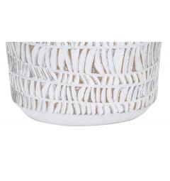 Vaso con eleganti decorazioni intagliate astratte e geometriche
