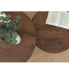 Artigianato, legno massello e design essenziale rotondo.