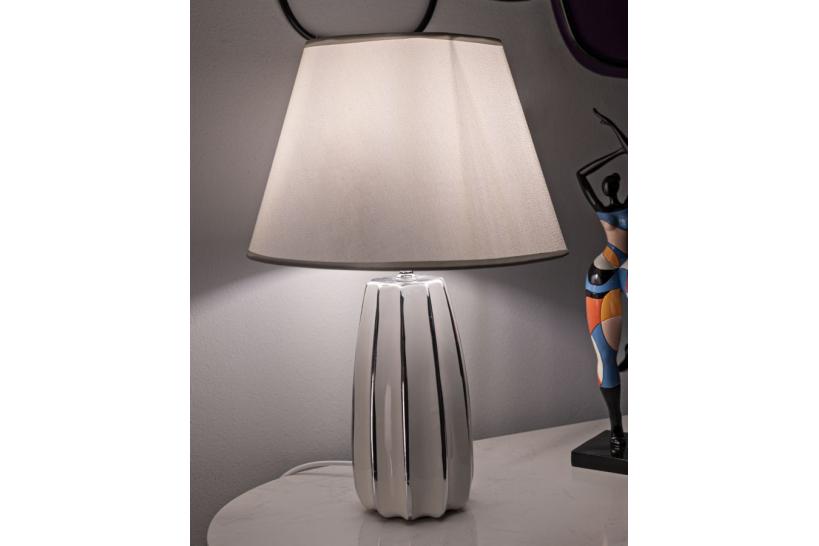 Lampada da tavolo in ceramica bianca e argentata - Arrediorg Lampada da tavolo in ceramica bianca e argentata - Arrediorg