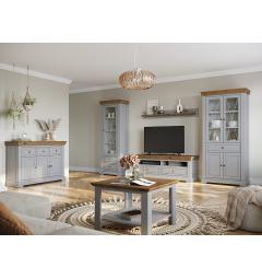 Eleganza shabby in legno massello, perfetta per ambienti romantici