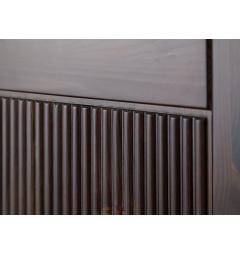Stile classico shabby con finitura tabacco, accogliente e senza tempo.