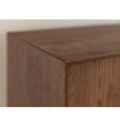 Eleganza naturale in rovere massello tabacco, design essenziale e moderno.