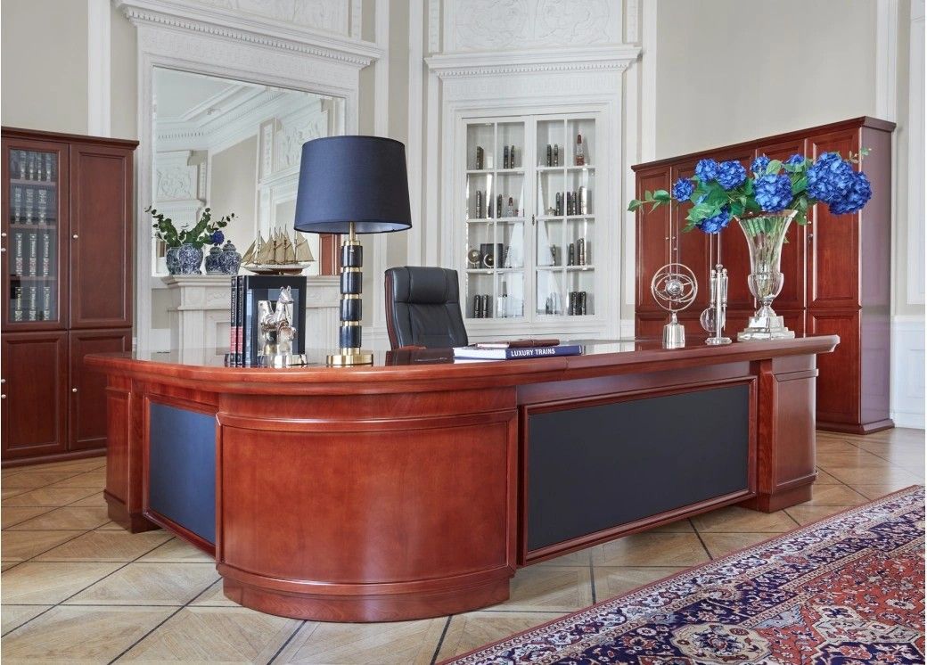 arredo ufficio elegante con mobili in legno per studio