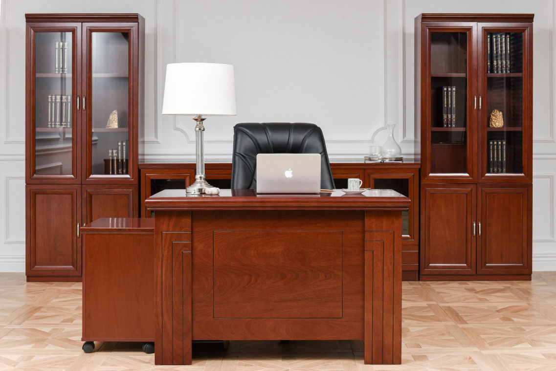 scrivania ufficio avvocato e segreteria avvocato in legno di noce
