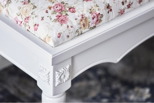 Panca e Pouf per la camera da letto in stile classico