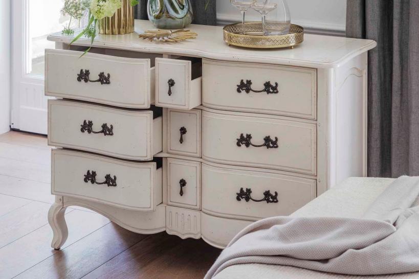 Vuoi una cassettiera massello bella ed elegante? Acquista da Arrediorg cassettiera in legno massello arrediorg