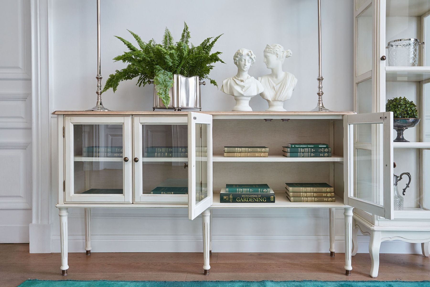 Da Arrediorg trovi le migliori credenze in legno per arredare casa credenza in legno con vetrina per soggiorno, cucina, salotto