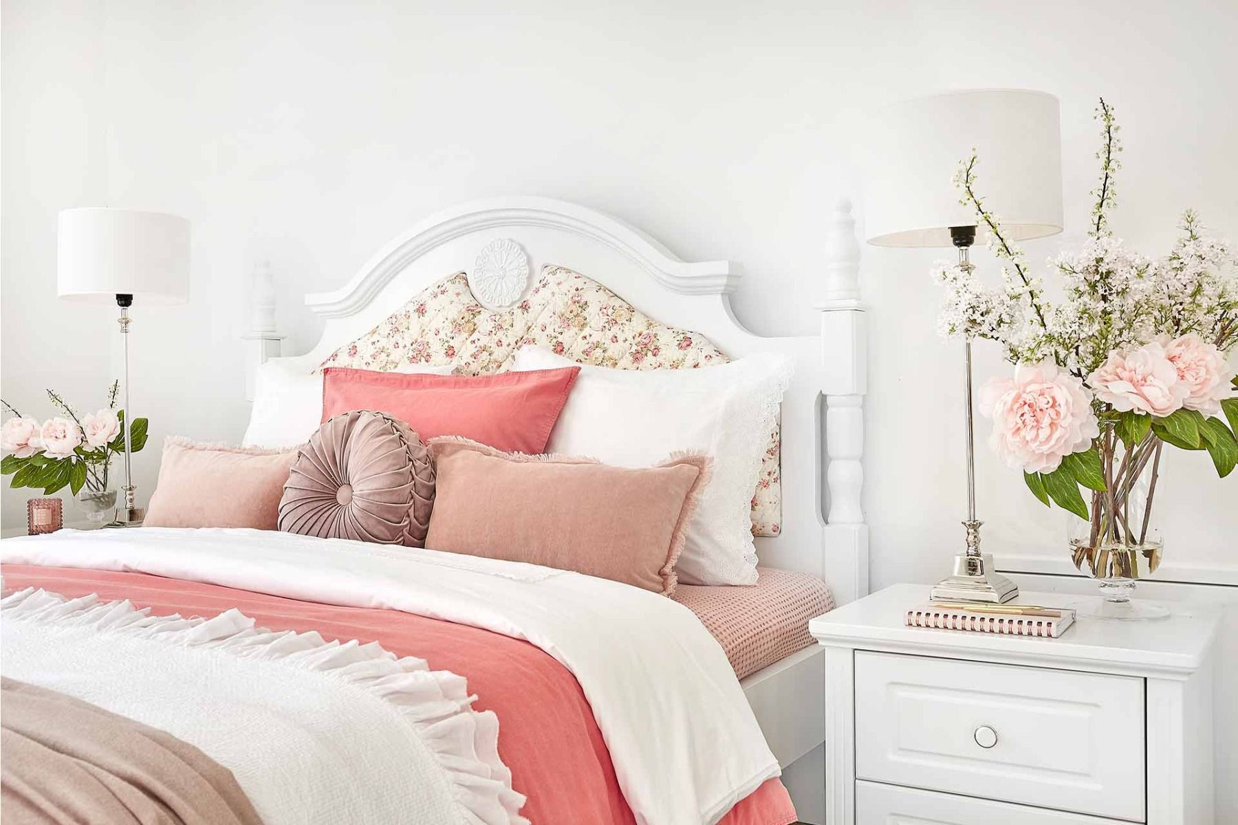 letto imbottito stile provenzale matrimoniale
