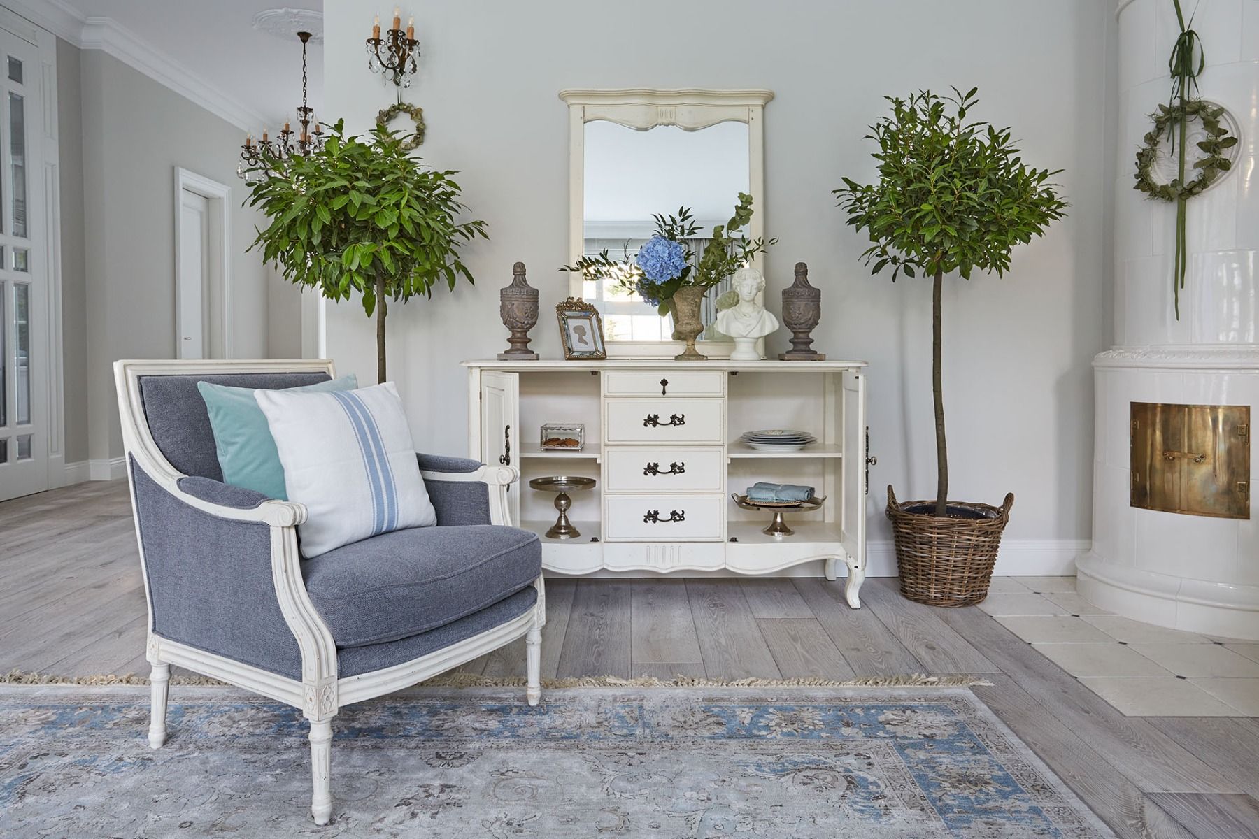 Credenze e buffet mobili di alto pregio per la casa. Solo da Arrediorg trovi credenze e buffet dal design unico mobile buffet legno bianco ottimo come credenza per cucina e soggiorno