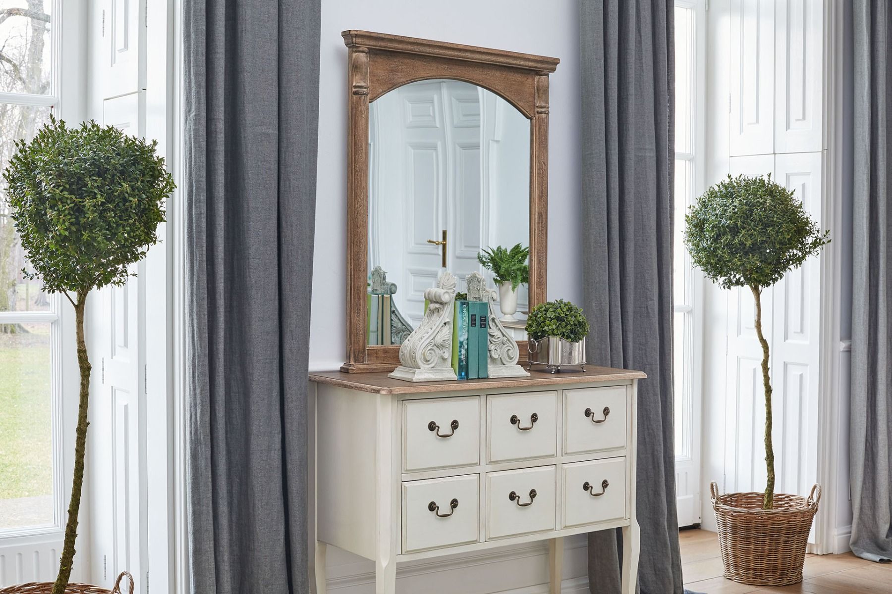 Acquista il migliore mobile credenza per i tuoi ambienti da Arrediorg. Vuoi maggiori informazioni? Contatta ora il nostro servizio clienti mobile credenza con cassetti in legno